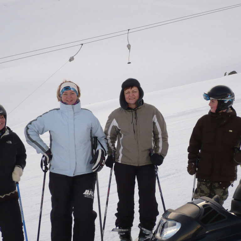 Miklir skíðamenn eru hér á ferð.